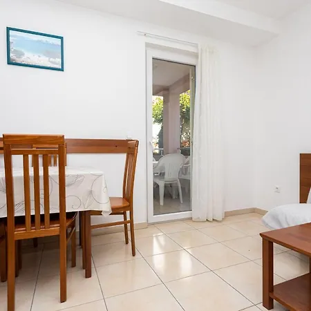 Apartman Crnekovic V Baska (Krk)
