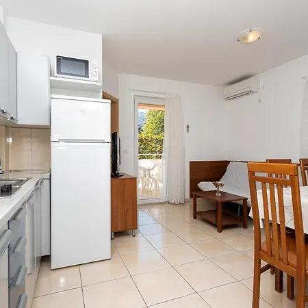 Crnekovic V Apartment *