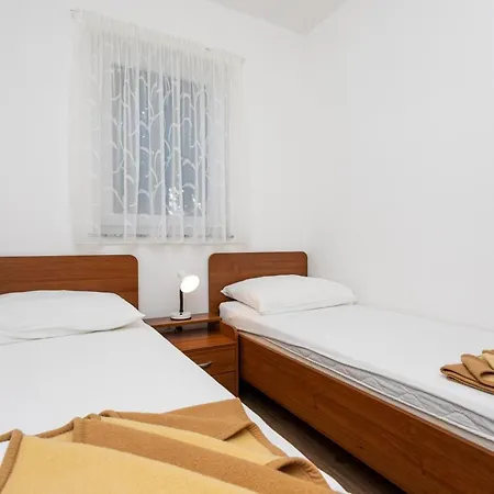 Apartment Crnekovic V