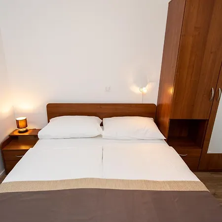 Crnekovic V Apartment *