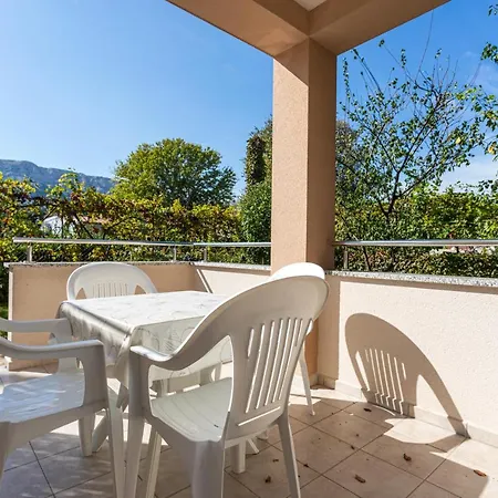 Crnekovic V Apartment