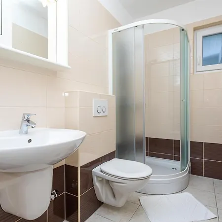 Crnekovic V Apartment *