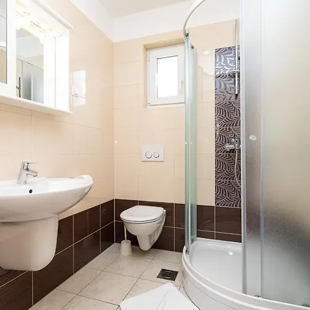 Crnekovic V Apartment