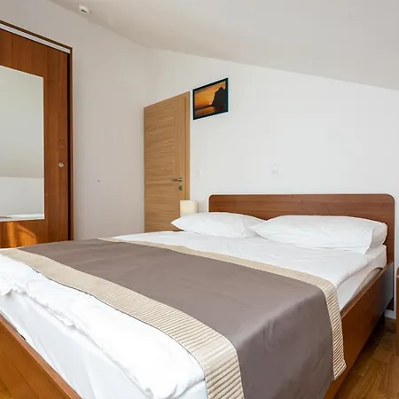 Apartment Crnekovic V *