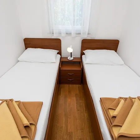 Crnekovic V Apartment