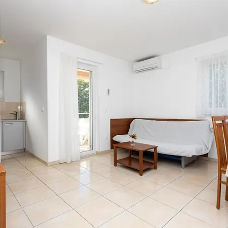 Crnekovic V Apartment *