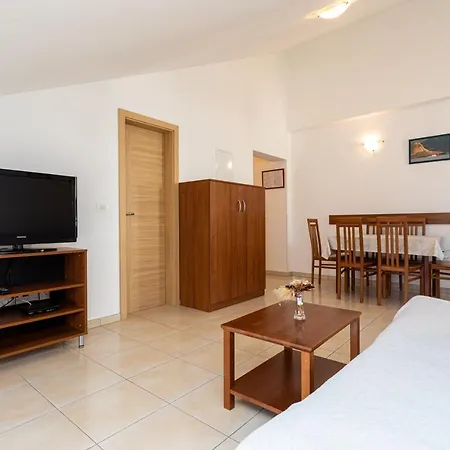 Apartment Crnekovic V *