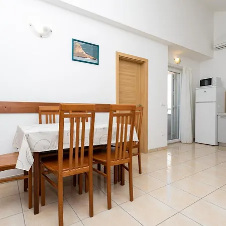 Crnekovic V Apartment *