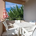 Crnekovic V Baška
